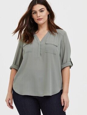 Torrid Gray Split Neck Harper Georgette Pullover 3/4 Sleeve Blouse